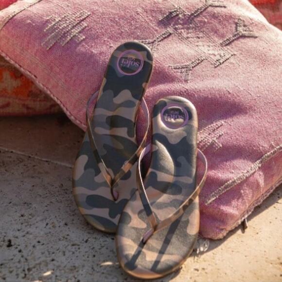Solei Sea Shoes - Solei Sea Women's Metallic Gold & Lilac Indie Camo Flip Flop Sandals Size 6